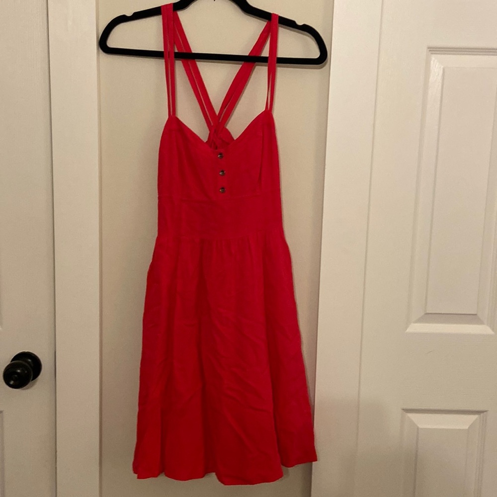 Summer dress with criss cross back straps & side pockets